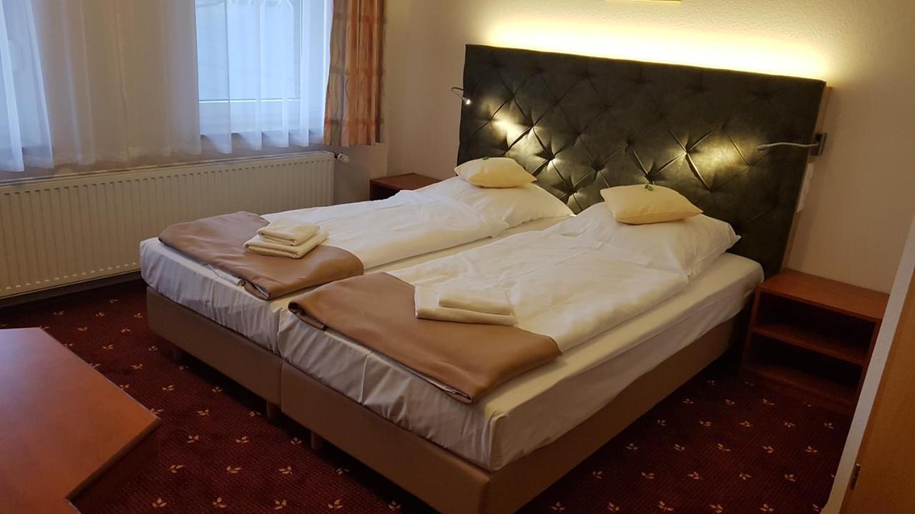 Hotel Kraeuterhotel & Restaurant Heidejaeger 3*